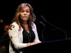 Criança acusada de abusar sexualmente do ancião aborígine Mick Mundine se apresenta como vereador de Sydney: ‘Carrego isso há 40 anos’