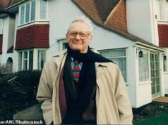 Royal Mail usou IA para recriar a voz do falecido narrador de audiolivros da BBC e Paddington, Paul Vaughan, em um anúncio de Natal, afirma a filha