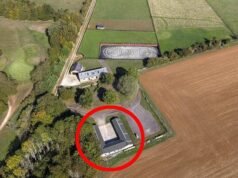 O empresário vive secretamente em um ‘apartamento da vovó’ escondido dentro de um estábulo em sua propriedade de £ 2,25 milhões em Cotswolds há quase dez anos e deve ser demolido
