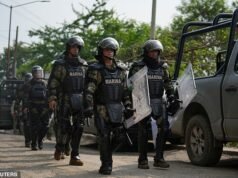 Pelo menos 10 pessoas, incluindo uma criança, foram mortas em um massacre em uma prisão mexicana durante tumultos durante as inspeções