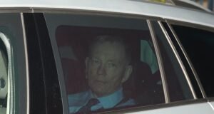 O secretário da Irlanda do Norte, Sir Chris Bryant, proibirá o desfile de Drumcree após impasse de uma semana