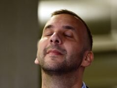 Polanski nas cordas: líder do Partido Verde luta por seu futuro político após humilhante derrota eleitoral