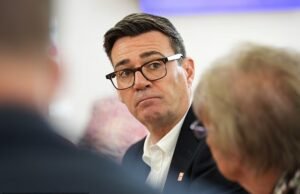 Andy Burnham diz que a Rússia “obviamente” se intrometeu no referendo do Brexit de 2016, ao dar a sua mais recente sugestão de voltar a aderir à UE.