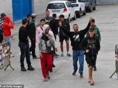 A polícia espanhola evacuou o último grande campo de migrantes de Ceuta poucos dias antes da visita da família real