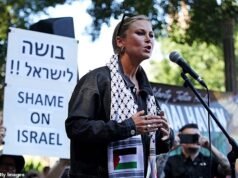 Grace Tam prossegue outro discurso inflamado contra Israel e declara guerra a Rupert Murdoch.