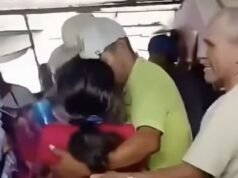 A família descobriu que a filha, de 15 anos, estava viva em seu caixão no velório