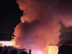 Mercado histórico de Paris ‘completamente destruído’ por incêndio