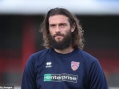 Andy Carroll diz que ‘jogadores de futebol famosos’ lhe contaram que foram agredidos sexualmente depois que ele se abriu sobre seu próprio abuso