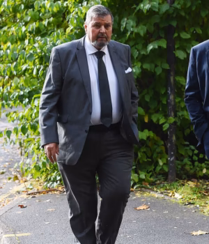 111852377-16208089-Ronald_Dowling_66_was_spared_jail_this_week_after_he_admitted_ki-m-14_17919770275.avif