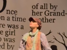 Escola do Texas cancela a produção de Little Shop of Horrors por temer que escalar uma garota como protagonista masculino violaria a nova lei estadual sobre drag queens