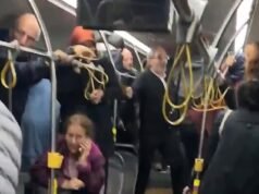 Enchentes repentinas mataram pelo menos três pessoas em Istambul, enquanto estradas se transformavam em rios no local de férias