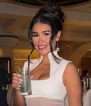 111891113-16212793-image-m-4_1792097509392.jpg