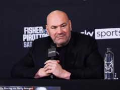 O chefe do UFC, Dana White, reage ao ataque de lutador de MMA na África Um congressista do Partido Republicano revela a condição do ex-Boina Verde: ‘Não está morto’