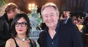 O comediante Paul Whitehouse lutou bravamente contra um bandido que tentou roubar seu cartão de banco em um caixa eletrônico