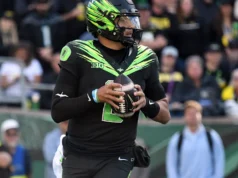 Oregon supostamente substituiu o QB Dylan Raiola em favor de Brock Thomas para o jogo em Nebraska