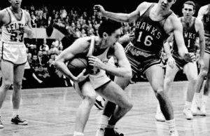 Cliff Hagan, membro do Hall da Fama e campeão da NBA, morre aos 94 anos