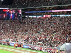 O presidente Donald Trump diz que não comparecerá ao jogo Geórgia x Alabama por causa do furacão Isaiah