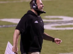 Técnico do Central Oklahoma renuncia após perseguir dirigentes após derrota do time por 33-31