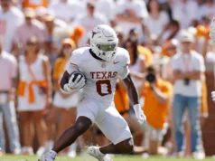 Texas x Oklahoma: como assistir ao jogo de futebol americano universitário da NCAA de hoje, onde transmitir e muito mais