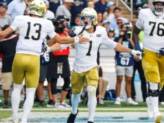 CJ Carr totalizou 5 TDs no segundo tempo na 3ª posição, Notre Dame, Carolina do Norte