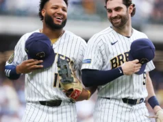 Milwaukee Brewers abraçando a pressão e a juventude no início do NLDS: ‘Há um sentimento diferente em torno do time’