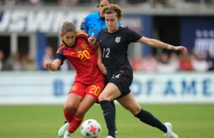 O USWNT teve várias chances de gol, mas caiu para a Espanha por 2 a 0