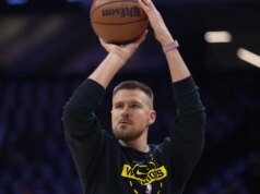 Kristaps Porzing, do Warriors, está afastado por tempo indeterminado, diz que está consultando médicos por causa de saúde