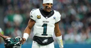 Eagles QB Jalen Harts colocado na reserva lesionado com coágulo de sangue na panturrilha