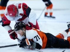 Os Flyers lutam novamente, Tocchet não tem resposta para a temporada de abertura com a 7ª derrota consecutiva, recorde da franquia