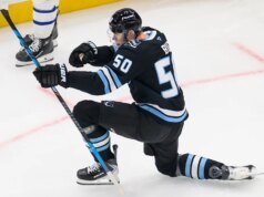 Guenther e Sergachev marcaram um gol e uma assistência cada um na vitória dos Mammoths por 5 a 4 sobre os Maple Leafs.