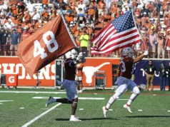 Ex-Texas, Cowboys LB DeMarvion Overshon homenageia Jake Ehlinger antes da rivalidade no Red River