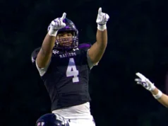 O filho do lendário Texas Longhorns QB joga na defesa, e Cedar Ridge não poderia estar mais feliz