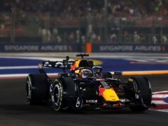 Verstappen venceu Russell na pole sprint de Cingapura