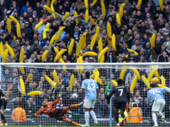Ônibus e bananas durante um dia de protesto em Man City