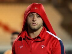Lewis foi excluído da estreia da Copa do Mundo da Liga de Rugby da Inglaterra