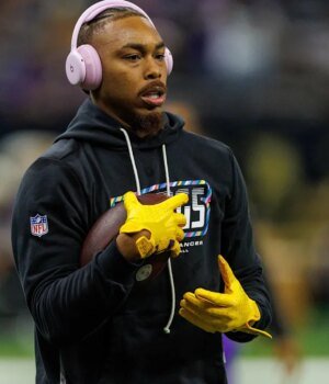 https3A2F2Fmedia.zenfs_.com2Fen2Fbringmethesports_1212F5bb6b0be4967d987dbbc455426b117dd.jpg