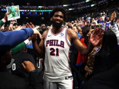 Veja Joel Embiid, do 76ers, comparando ridiculamente o tamanho da mão com Tacko Fall
