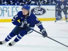 Jim Hiller, do Maple Leafs, dá uma resposta misteriosa sobre o banco de Gavin McKenna durante o jogo do Sabres