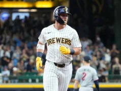 Zach Bowers, dos Brewers, analisa uma rebatida revolucionária contra Blake Snell