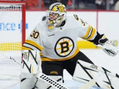 O goleiro dos Bruins, Tim Thomas, alcança o primeiro feito da carreira contra os Ducks