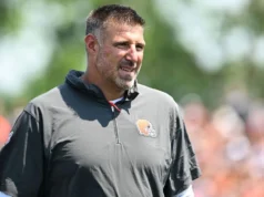 Mike Vrabel, do Patriots, diz que AJ Brown tem ‘uma chance’ de retornar de lesão