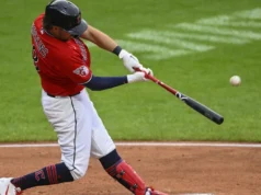 A escalação dos playoffs dos Guardians para o ALDS não inclui Rhys Hoskins
