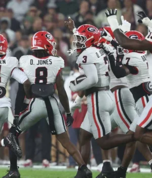 https3A2F2Fmedia.zenfs_.com2Fen2Fcollege_football_news_7252F7fe5410d5710b41d84d9889133d3487a.jp_.webp