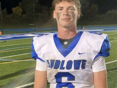 O futebol número 10 de Fairfield Ludlow teve uma vitória na quarta descida sobre West Haven