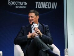 Michael Jordan ‘all in’ nas corridas após batalha legal: CEO da NASCAR