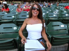 Quem é o torcedor dos Brewers por trás do home plate? Conheça Amy na primeira fila