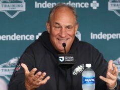 Vic Fangio considerou o ataque dos Panteras perigoso antes do confronto dos Eagles