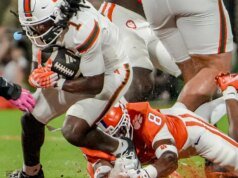 Clemson CB Korean Gipson está fora desta temporada devido a uma lesão no joelho. Aqui estão as opções dos Tigres
