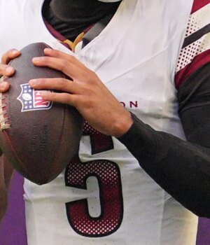 https3A2F2Fmedia.zenfs_.com2Fen2Fgridiron_heroics_3072F05f89e7f6e7af68bb7b8f2f4b5927bbf.jpg