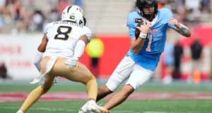O número 20 do UH se recupera de um déficit de três pontos para vencer a UCF pela primeira vitória no jogo Big 12